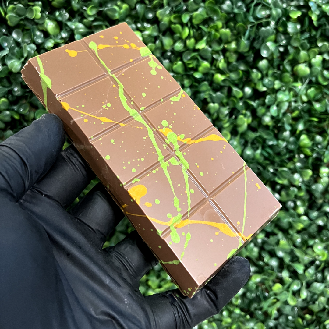 Pistachio Kunafa Chocolate Bar