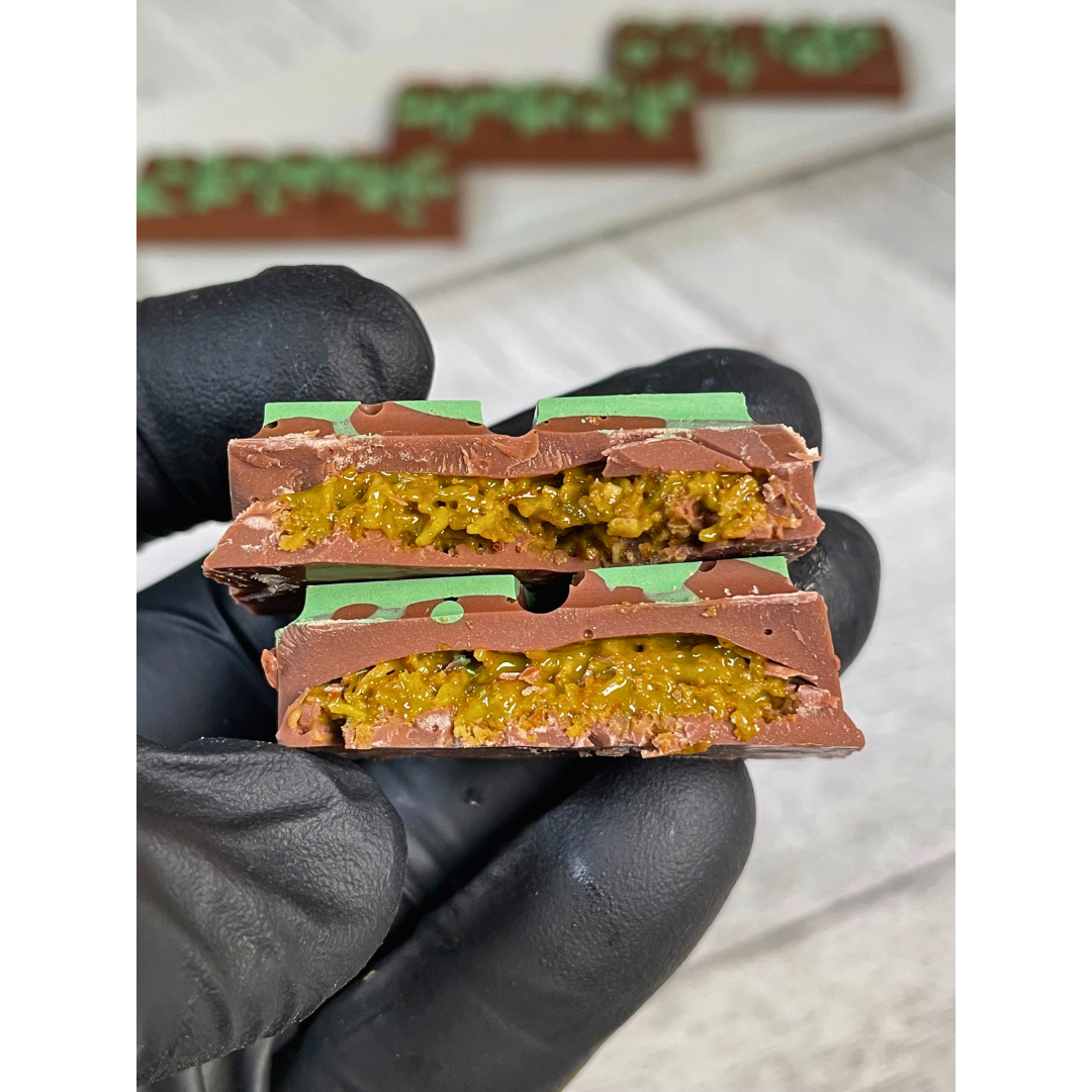 Pistachio Kunafa Chocolate Bar